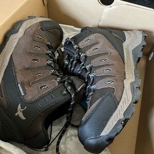 Men’s Eddie Bauer hiking boots NWT Size 8